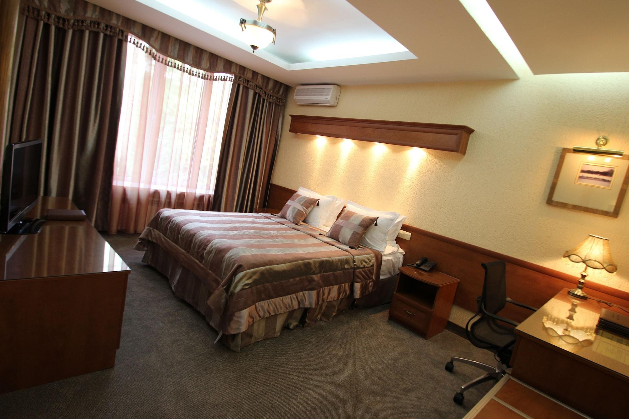 Hotel Uyut אלמטי מראה חיצוני תמונה