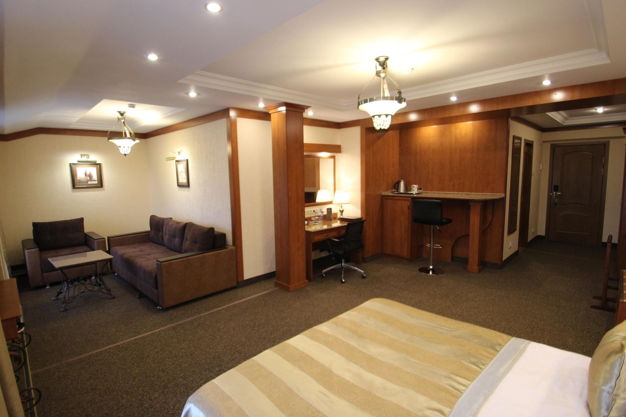 Hotel Uyut אלמטי מראה חיצוני תמונה