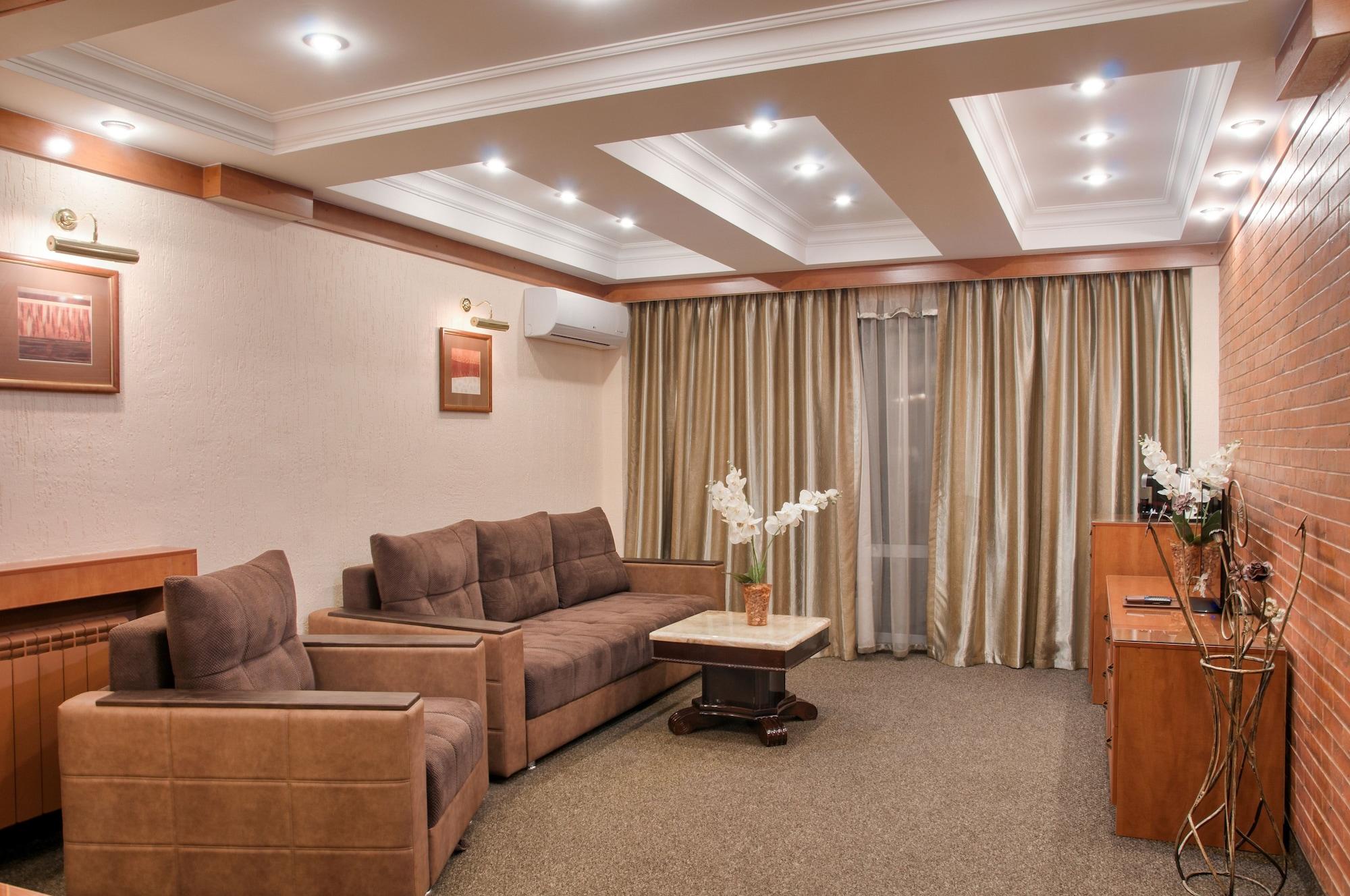 Hotel Uyut אלמטי מראה חיצוני תמונה