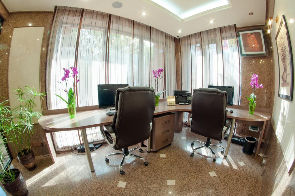 Hotel Uyut אלמטי מראה חיצוני תמונה