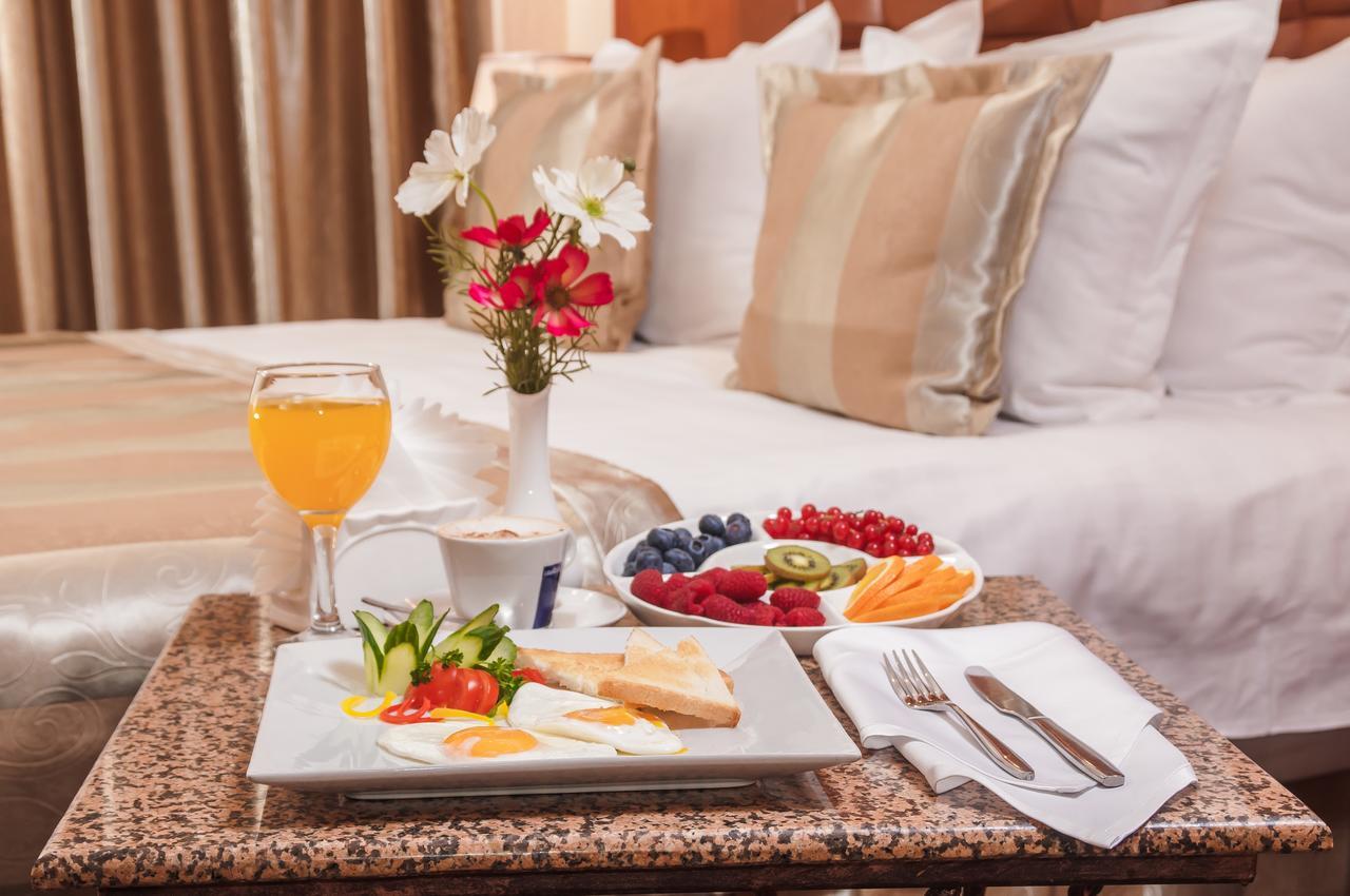Hotel Uyut אלמטי מראה חיצוני תמונה