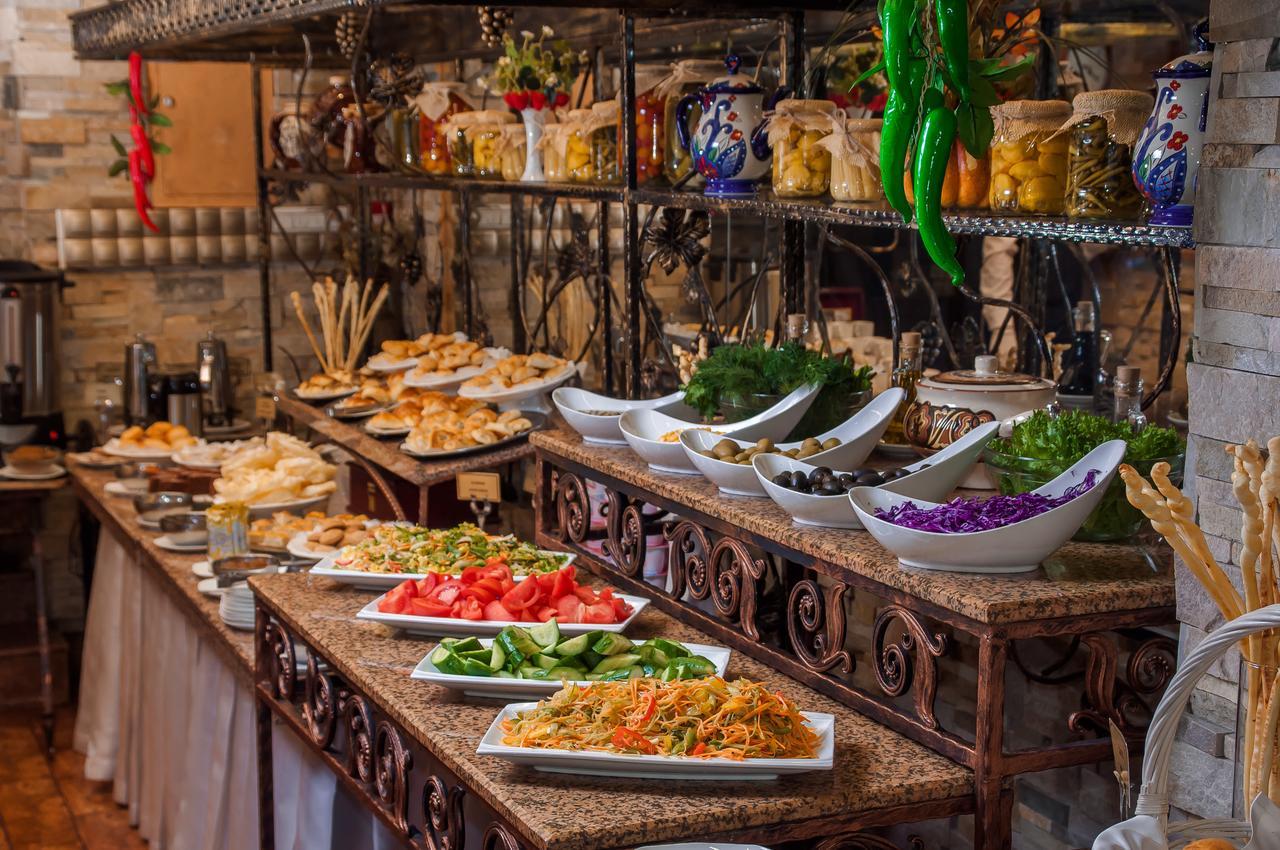 Hotel Uyut אלמטי מראה חיצוני תמונה