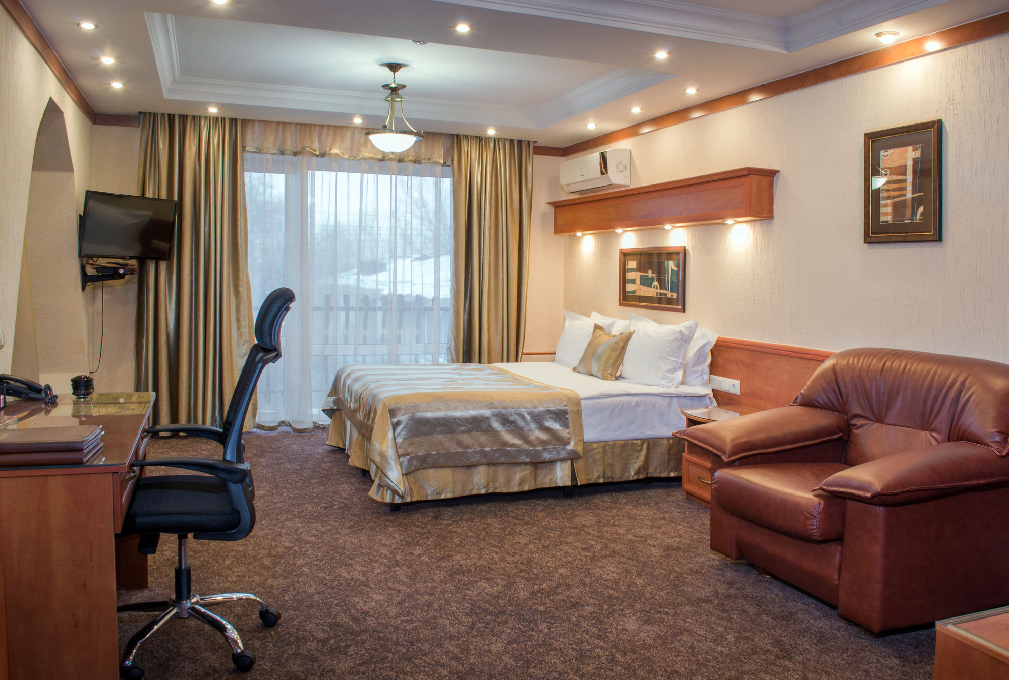 Hotel Uyut אלמטי מראה חיצוני תמונה