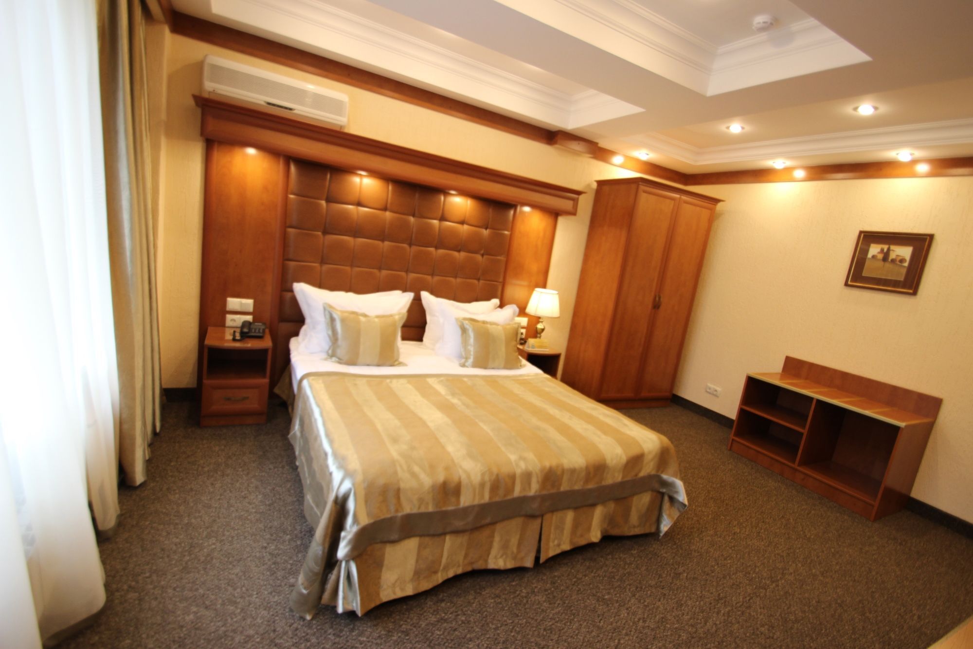 Hotel Uyut אלמטי מראה חיצוני תמונה