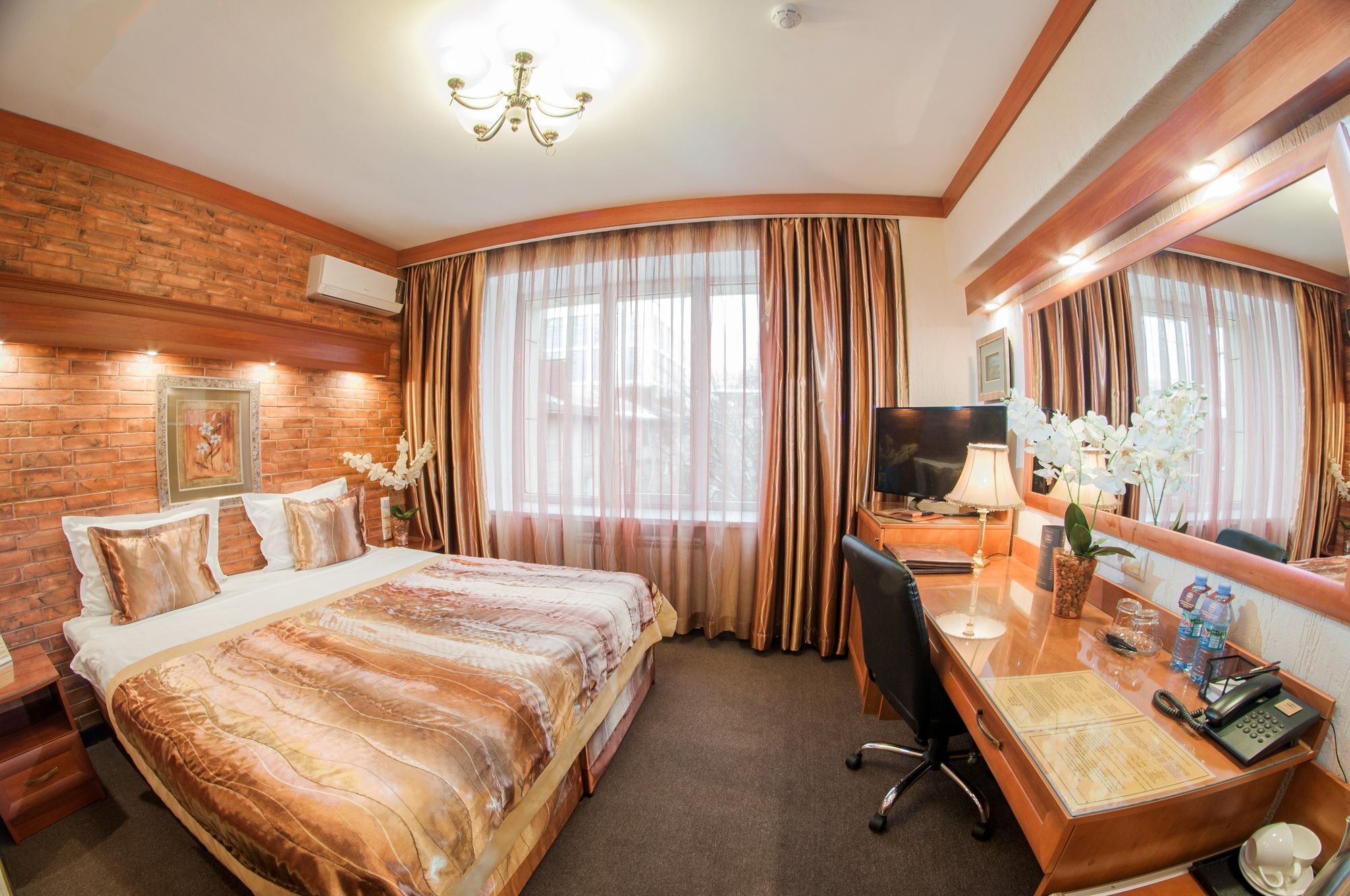 Hotel Uyut אלמטי מראה חיצוני תמונה