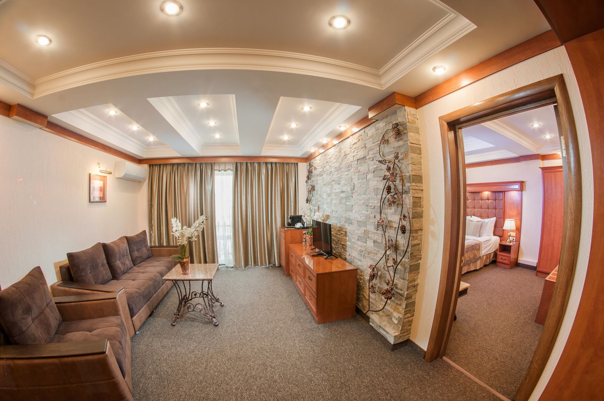 Hotel Uyut אלמטי מראה חיצוני תמונה