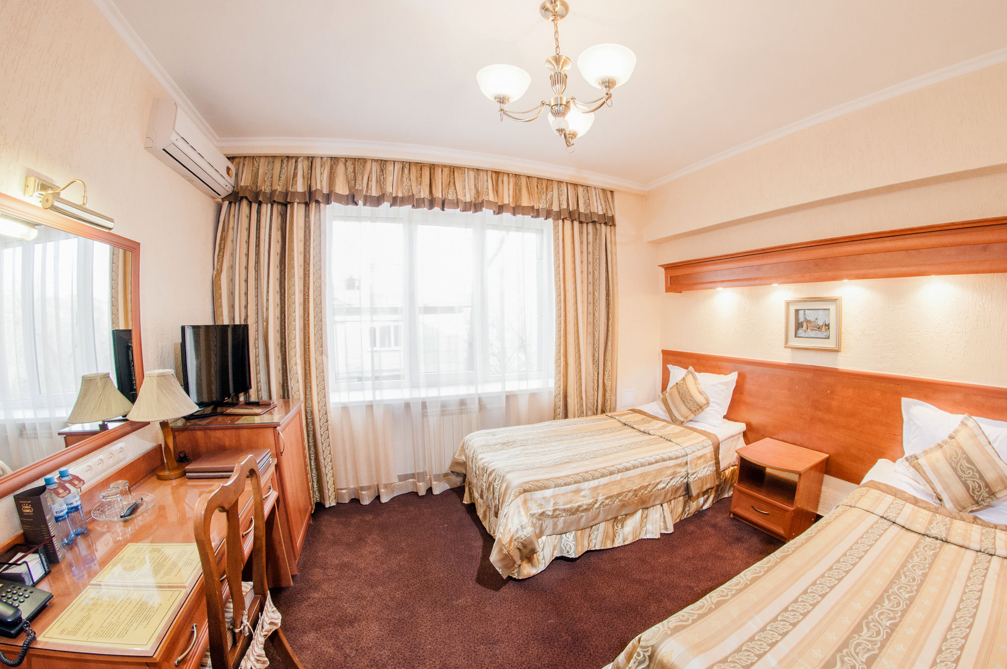 Hotel Uyut אלמטי מראה חיצוני תמונה