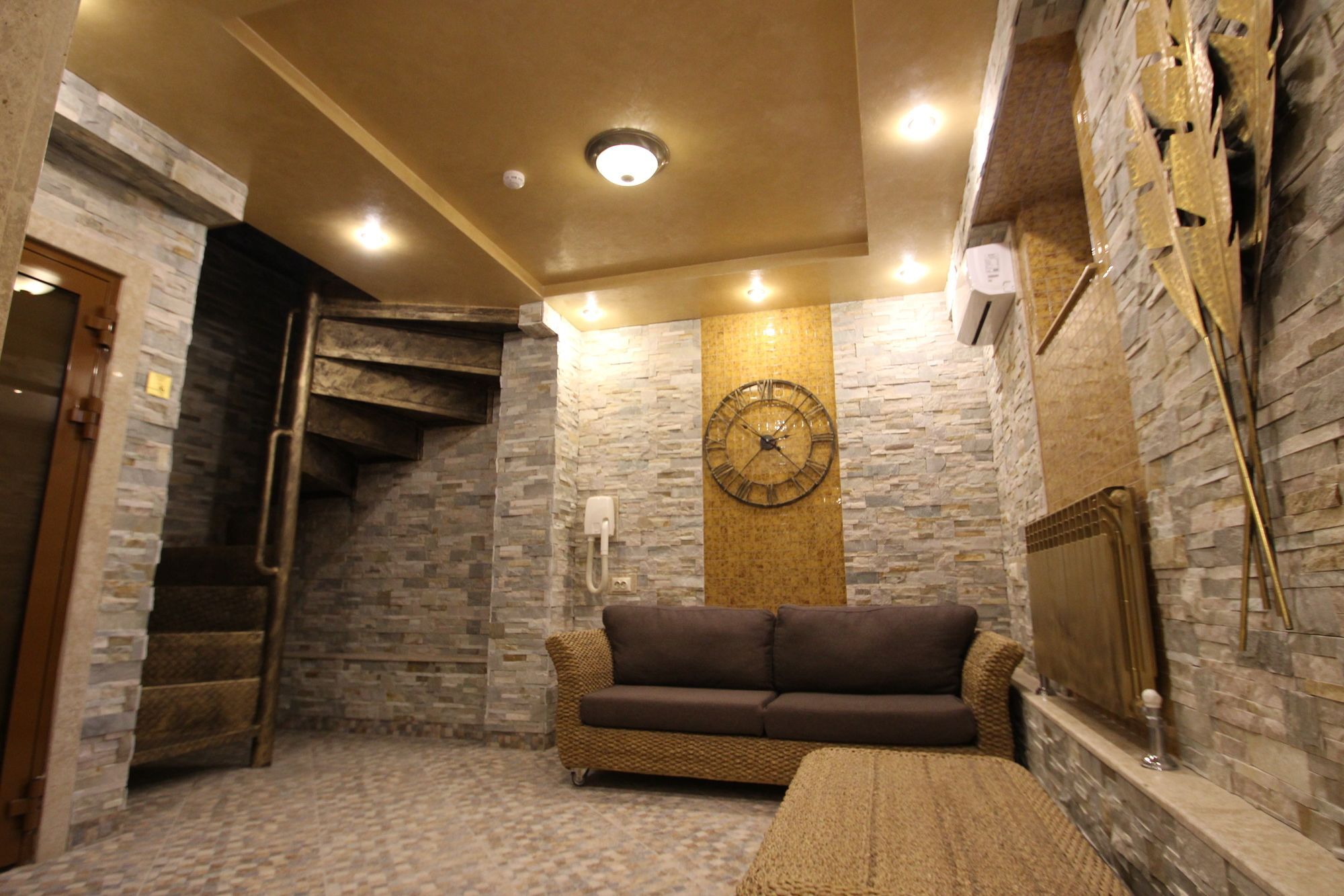 Hotel Uyut אלמטי מראה חיצוני תמונה
