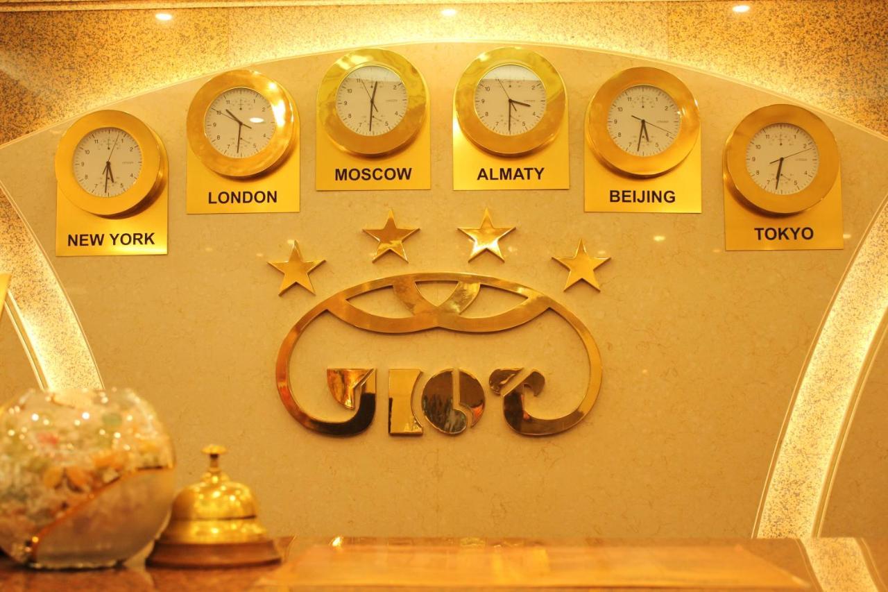 Hotel Uyut אלמטי מראה חיצוני תמונה