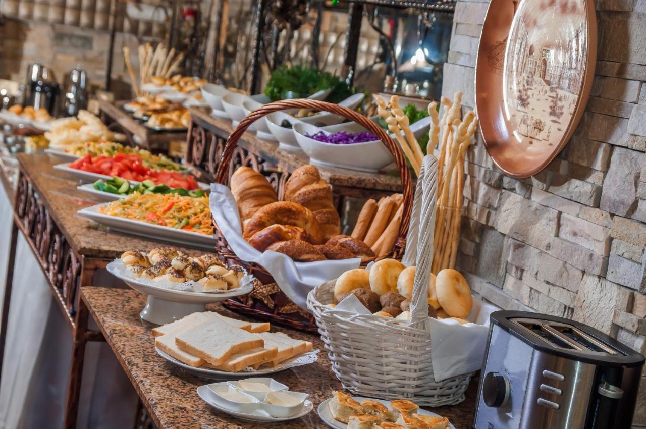 Hotel Uyut אלמטי מראה חיצוני תמונה